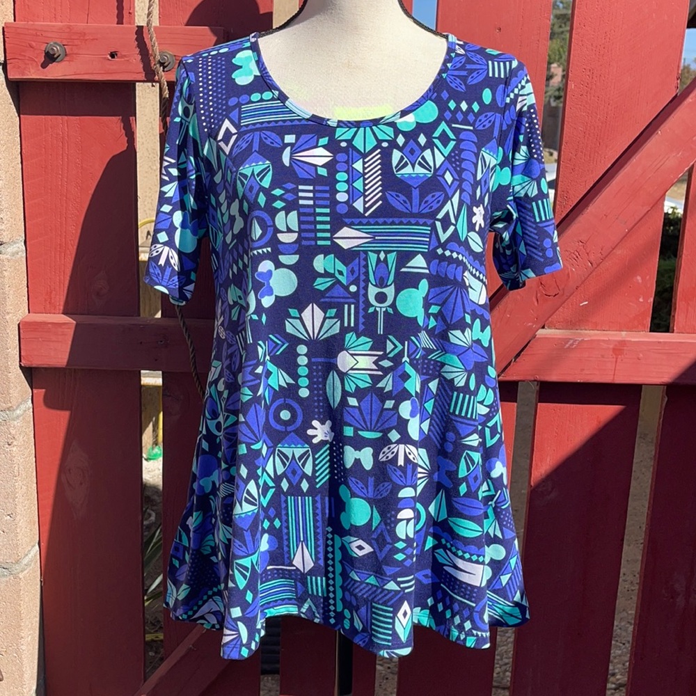 Lularoe Disney Shirt Sz S Tiki Room Disneyland